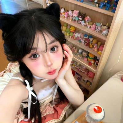 院子里的女人